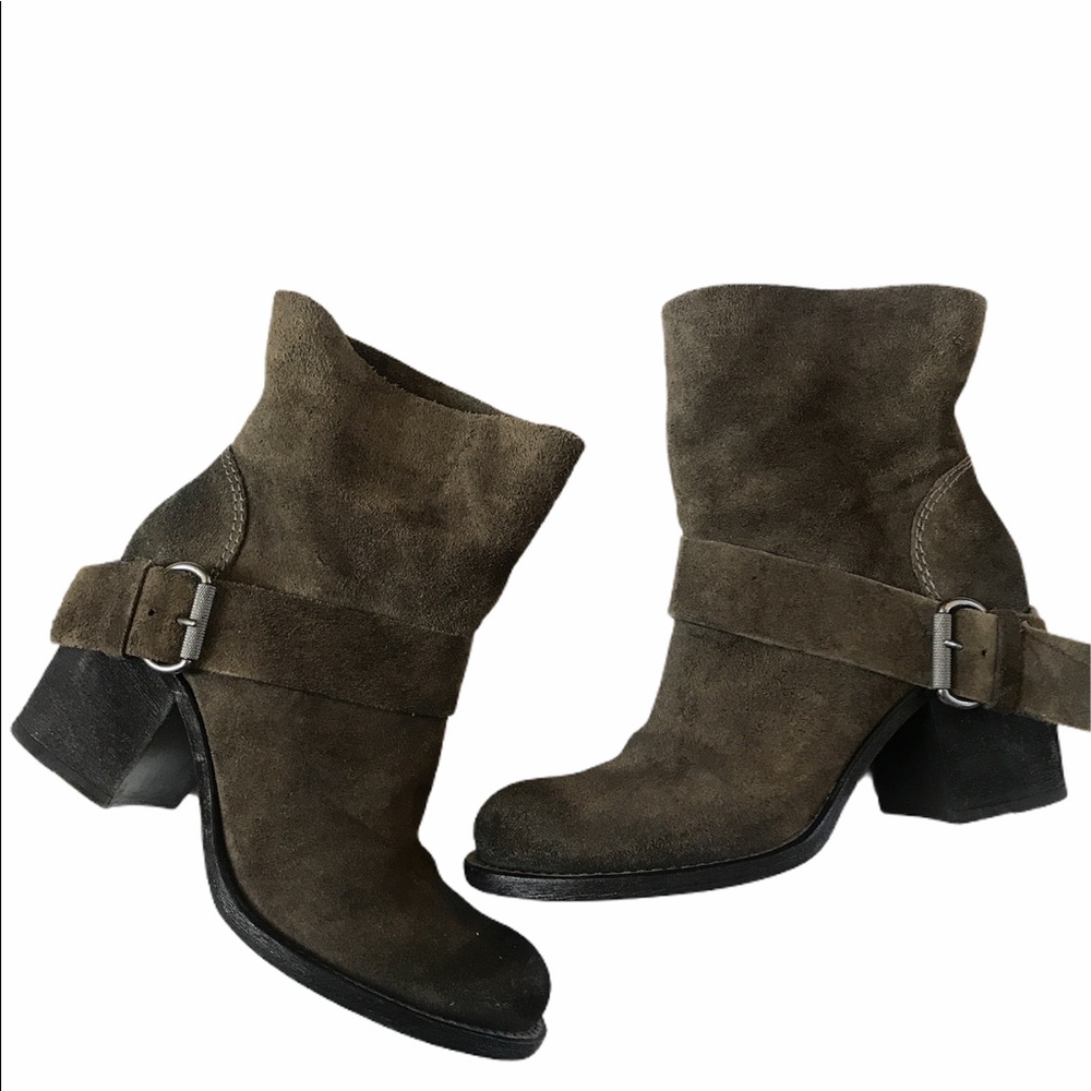 Vera Wang Lavender pull on boots buckle moto distressed leather